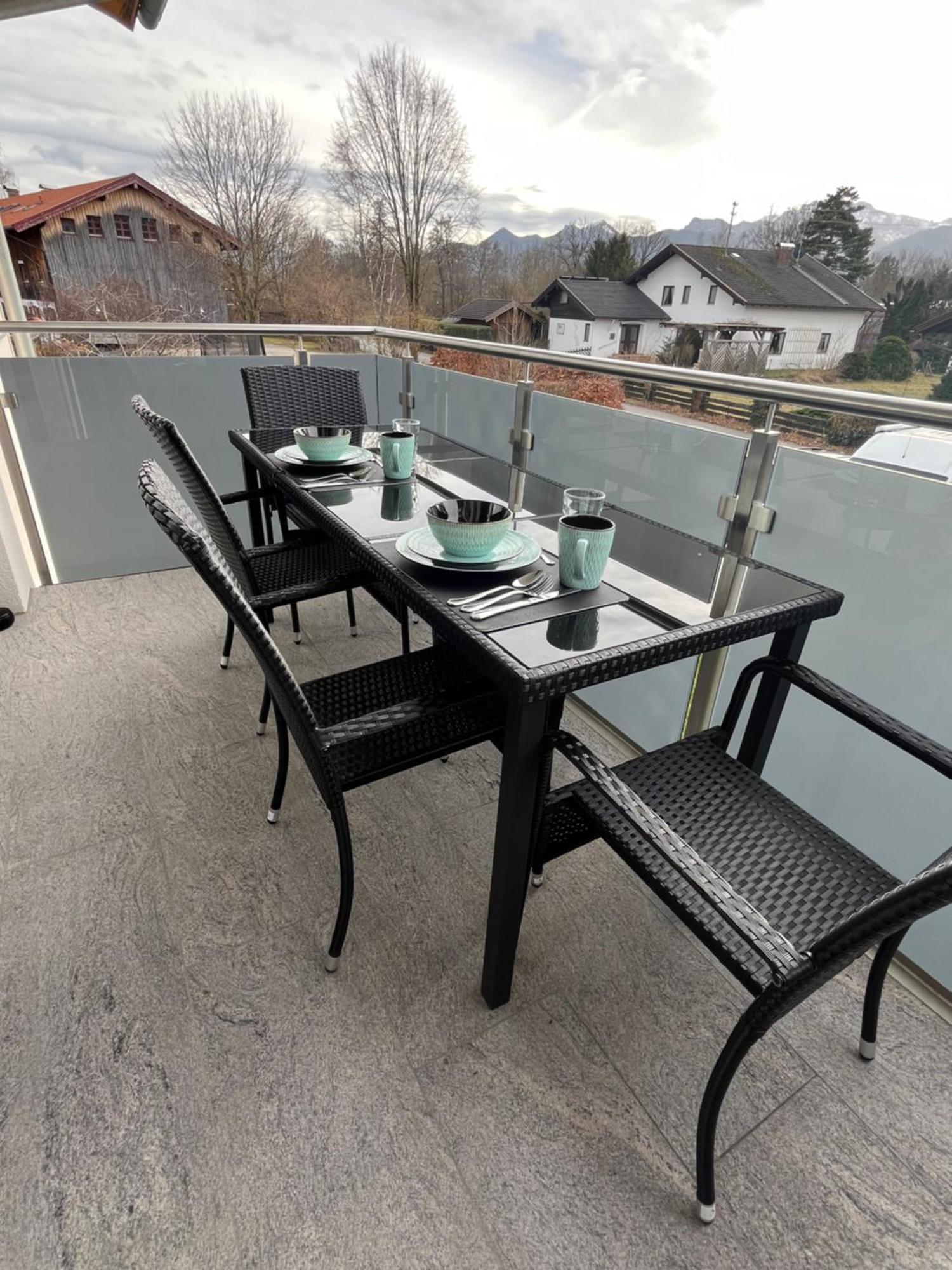 Uniqe I 90qm I Bergblick I 3 Balkone I Seenah Prien am Chiemsee