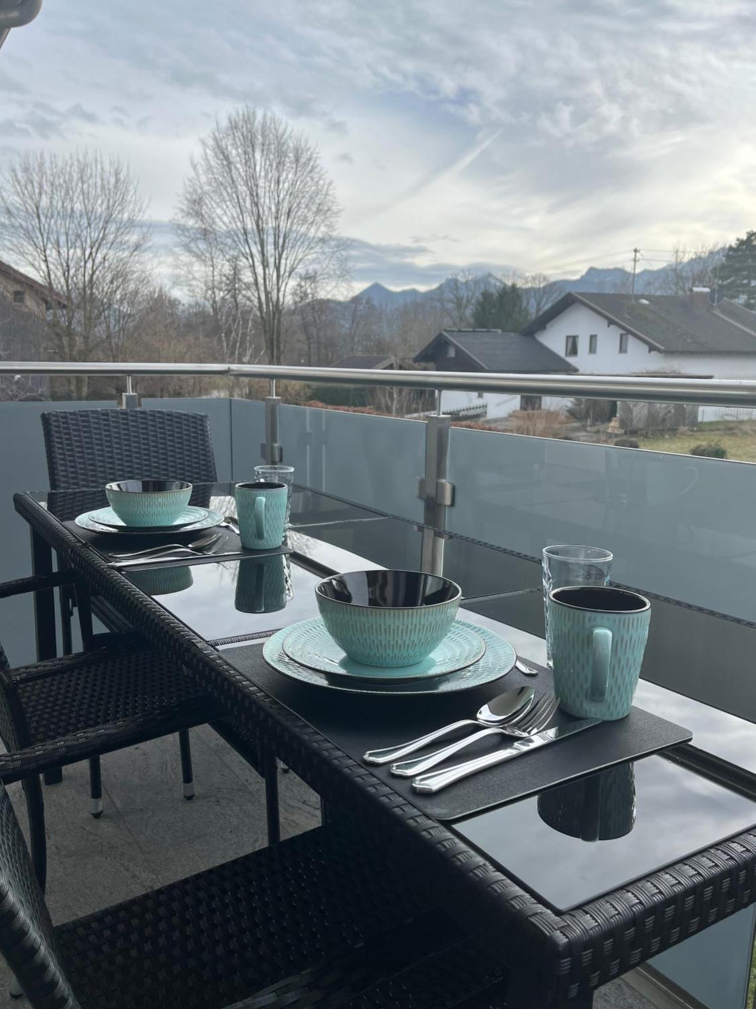 Uniqe I 90qm I Bergblick I 3 Balkone I Seenah Apartment Prien